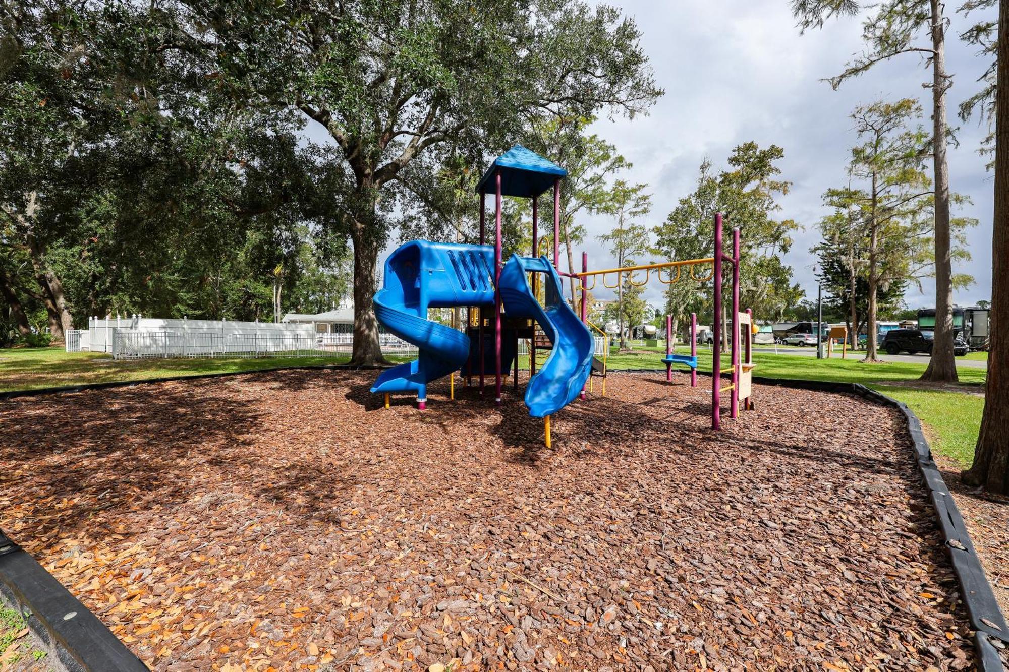New! Family Near Disney-sleep 6 Holiday home