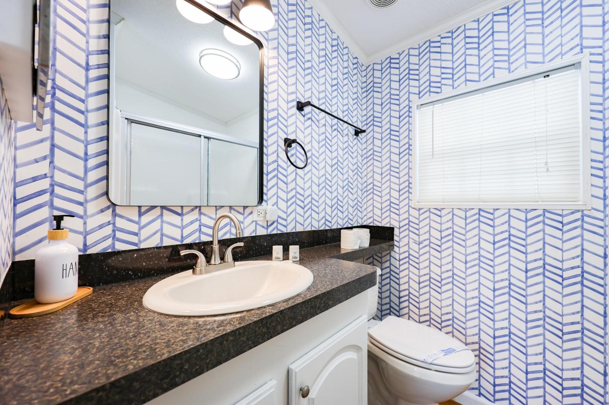 New! Family Near Disney-sleep 6 Holiday home Kissimmee
