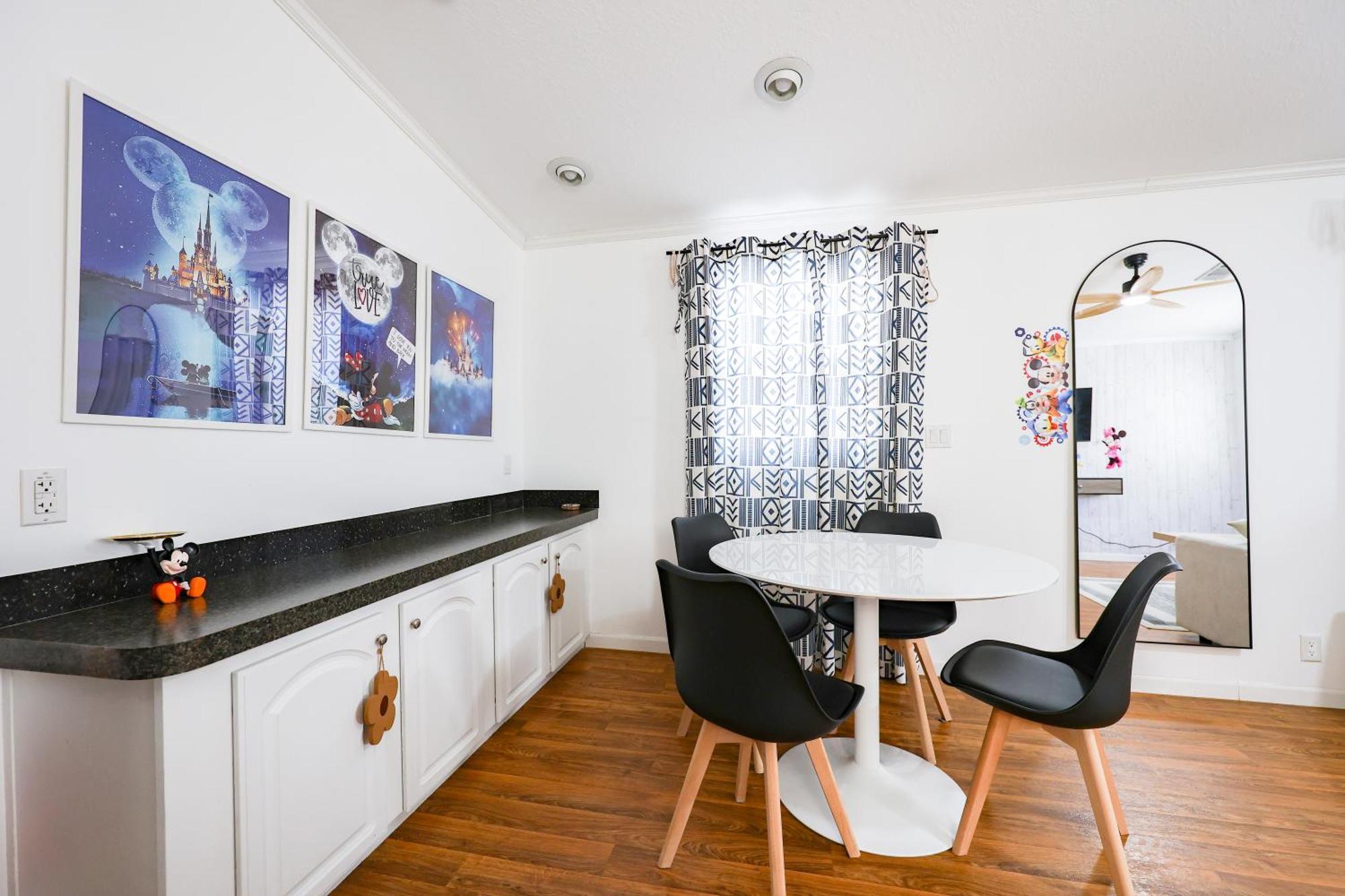 New! Family Near Disney-sleep 6 Holiday home *